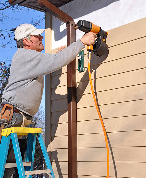 Siding Removal and Disposal in Oak Park, MI